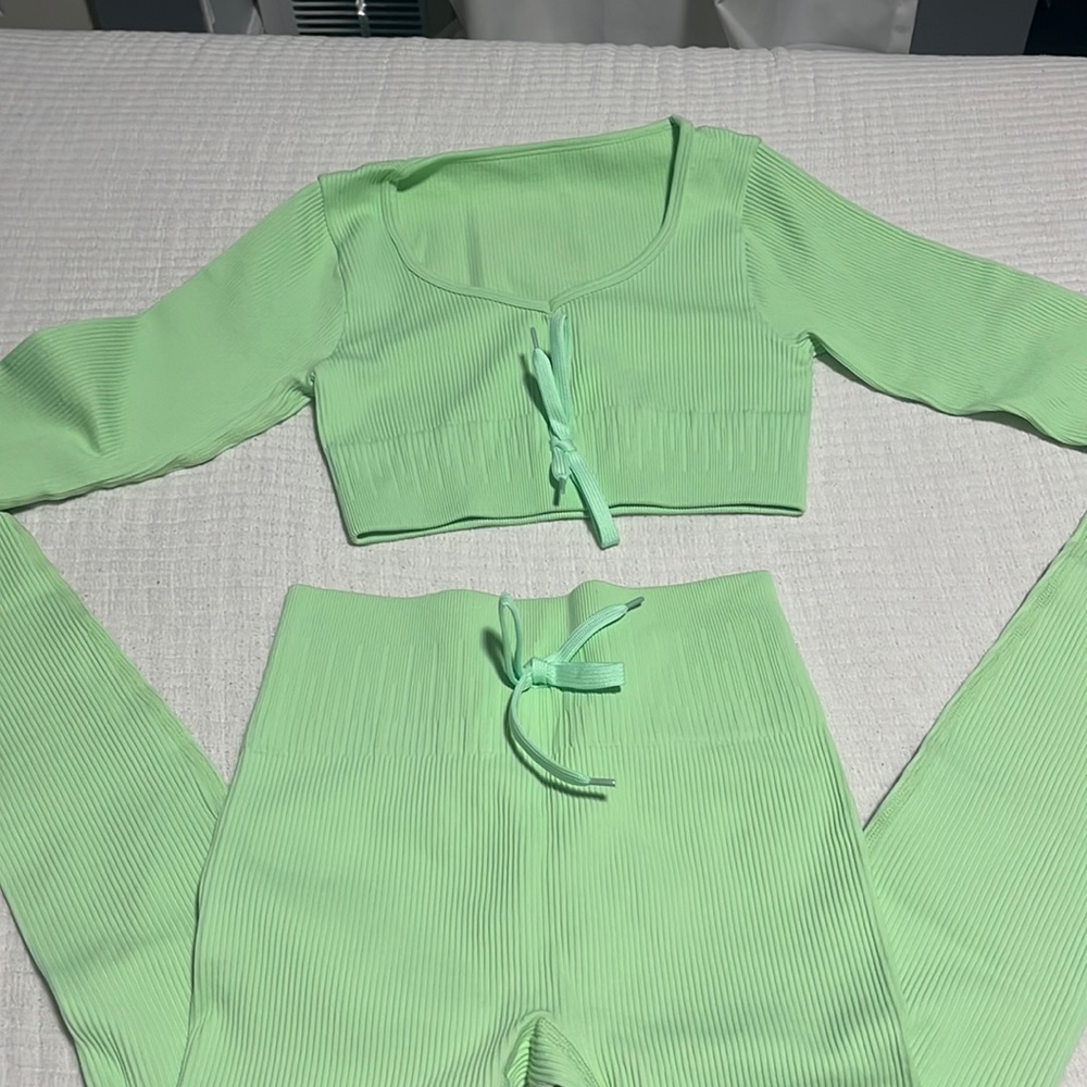Green workout set